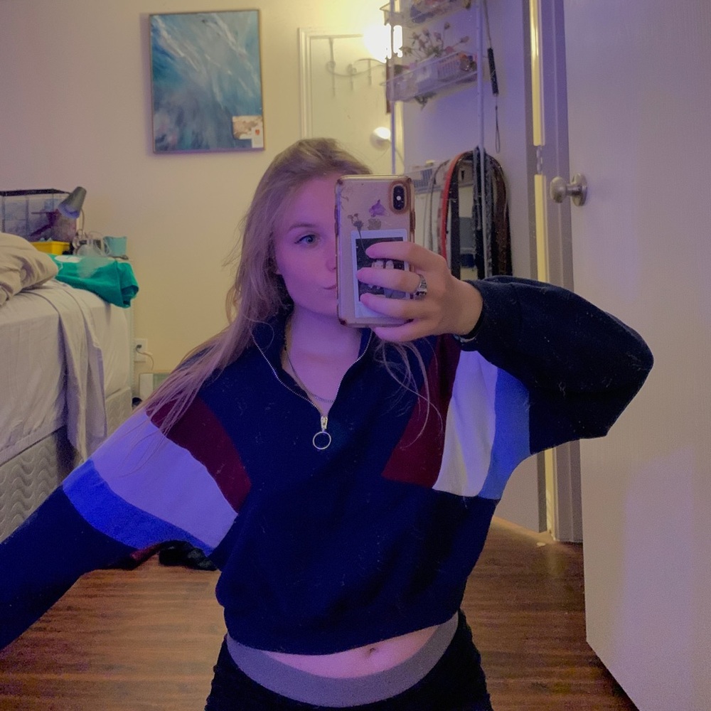 cropped sweater top
